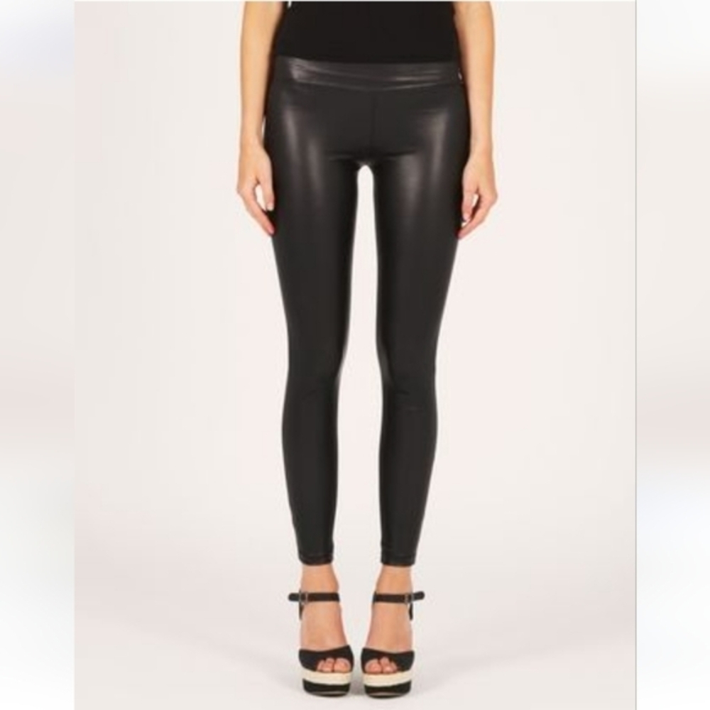 Aritzia,Ten‎ by Babaton Showcase pant, vegan leather,high-rise,black ,M